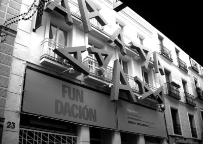 2004. Diseño y dirección de montaje de instalación en fachada Fundación COAM